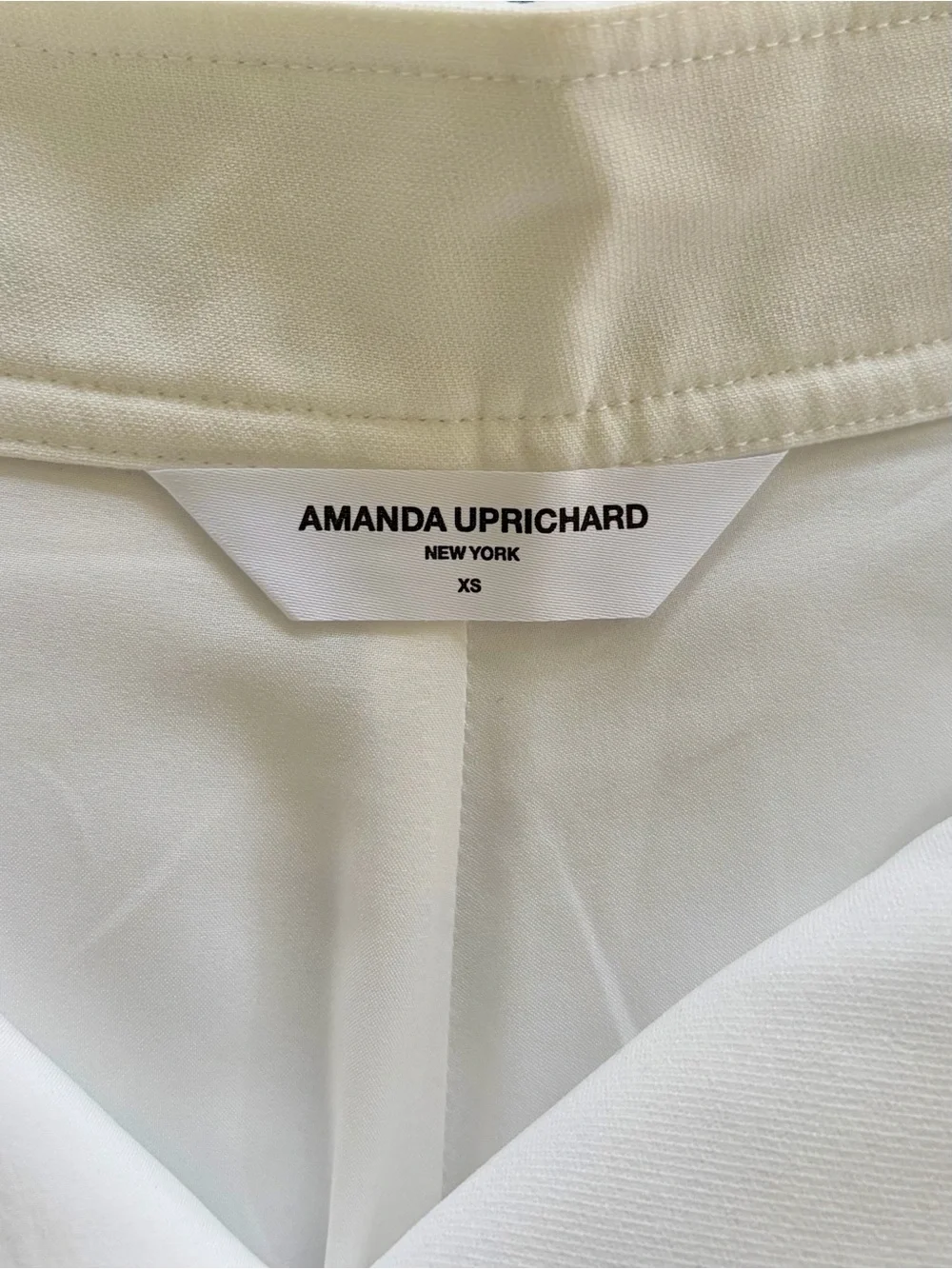 Amanda Uprichard Reeves Mid-Rise Shorts in White, SZ XS (0) 🐚 - Picture 6 of 9